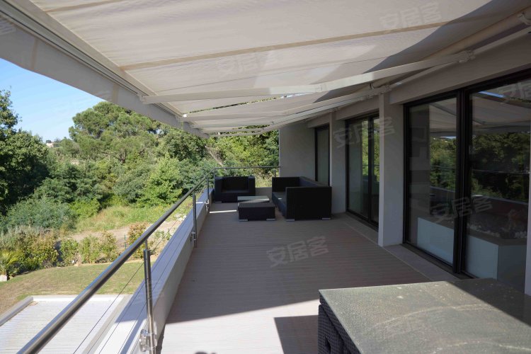 英国约¥1915万5 bedroom villa overlooking the Gulf of St Tropez二手房独栋别墅图片