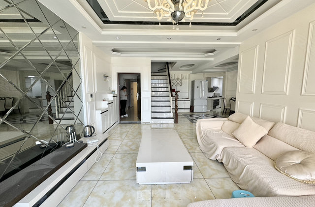 长河天骄4室2厅165㎡71.8万二手房图片