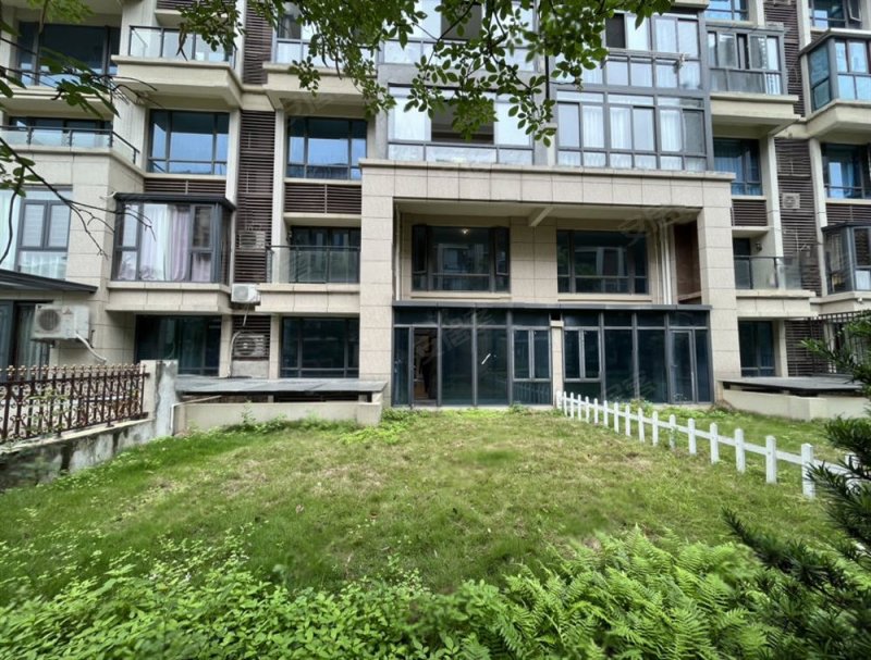 柳州房产网>柳州二手房>城中二手房>河东二手房>碧桂园十里江湾(别墅)