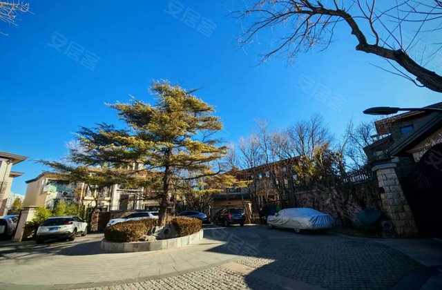 东山墅5室3厅774.24㎡7242万二手房图片