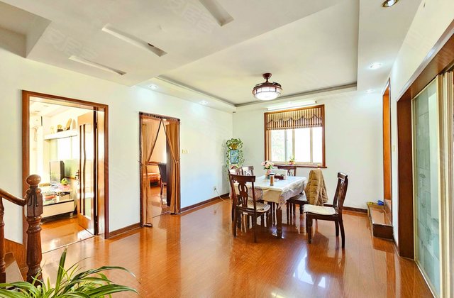 太湖花园(二区)4室2厅148㎡110万二手房图片