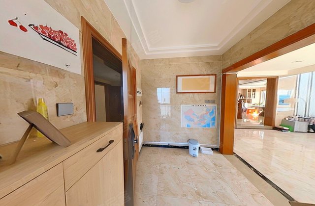 龙光水悦云天7室4厅262.94㎡250万二手房图片