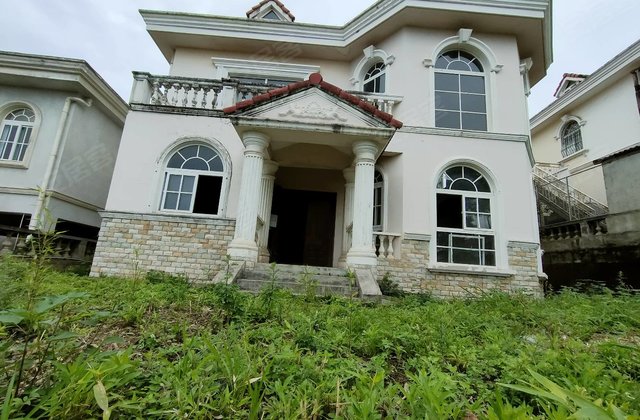 富临山庄4室2厅229㎡460万二手房图片