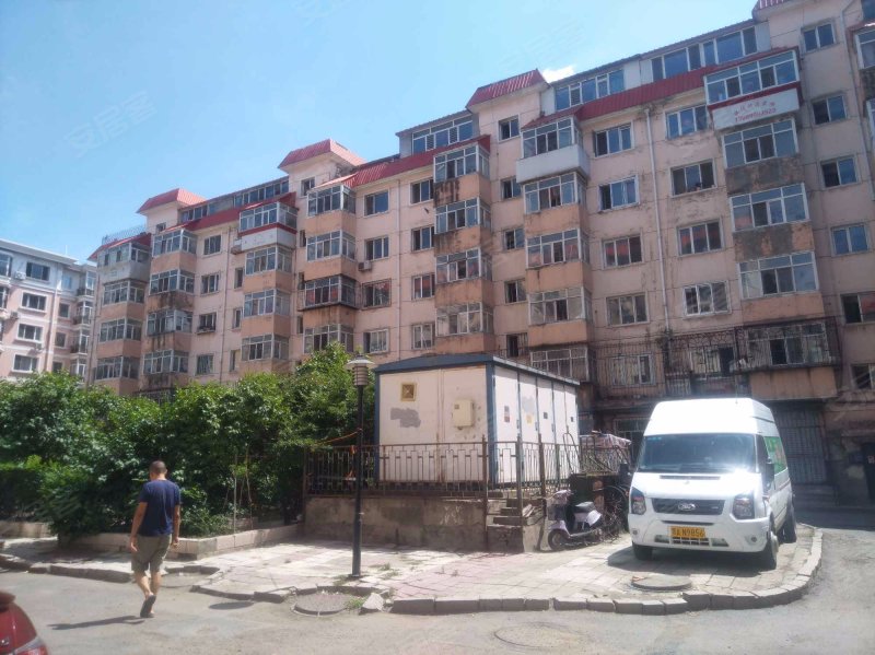 红河小区,东直路158号