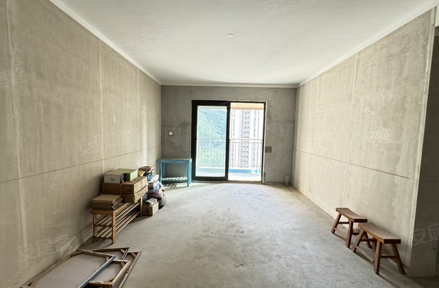 碧桂园磁湖半岛3室2厅2卫112.77㎡南北52万