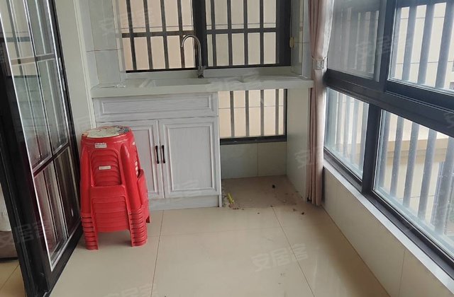 易居天韵3室2厅135㎡69.8万二手房图片