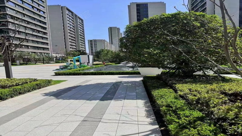 陆港绿城西安全运村