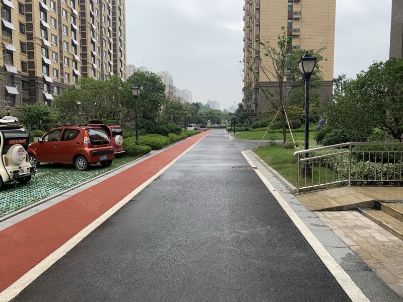 鸿鑫俊景