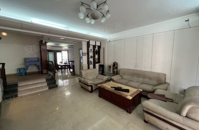 金凤豪苑4室2厅137.7㎡68.8万二手房图片