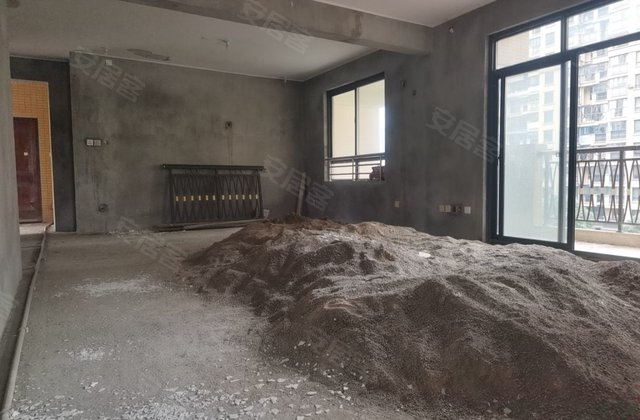 国鑫七星亚龙湾4室2厅139㎡198万二手房图片