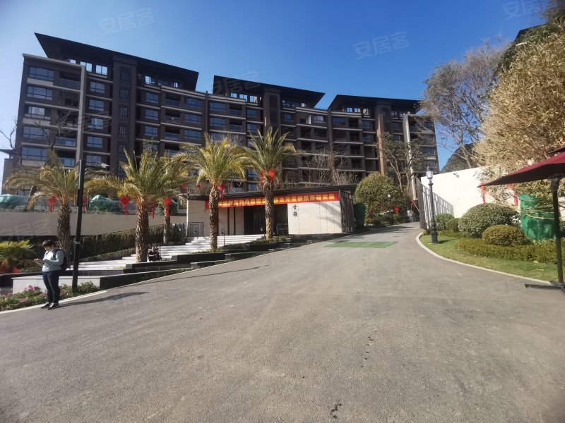 七彩云南古滇名城云领