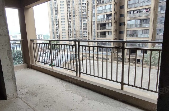 广恒中央公园4室2厅120.79㎡44.4万二手房图片