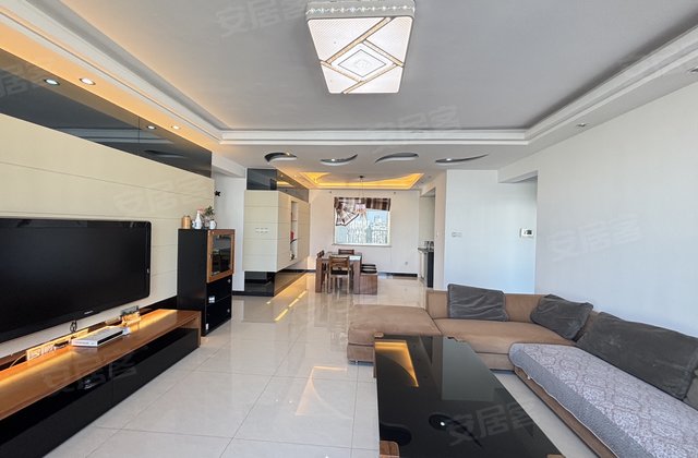 时代广场4室2厅170㎡81万二手房图片