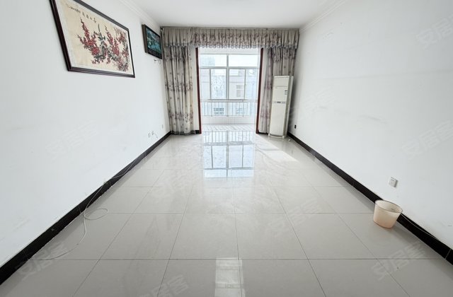 科教新村住宅小区3室2厅120㎡64.8万二手房图片