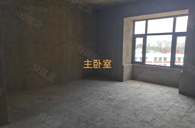 龙泽鑫城4室2厅158.9㎡68万二手房图片