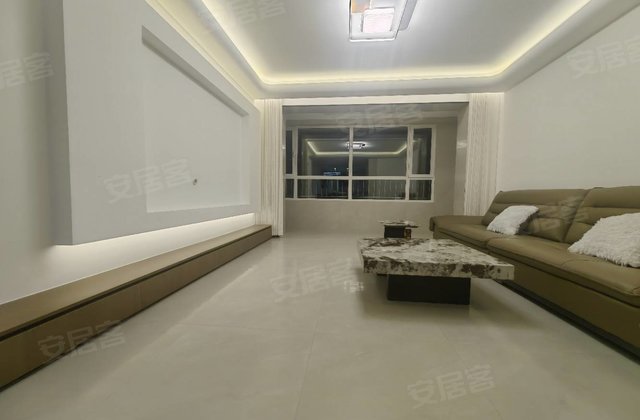 云天小区2室2厅1卫104㎡南北56.8万