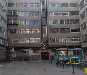 环卫小区 外挂电梯 3室2厅精装修 拎包入住可按揭