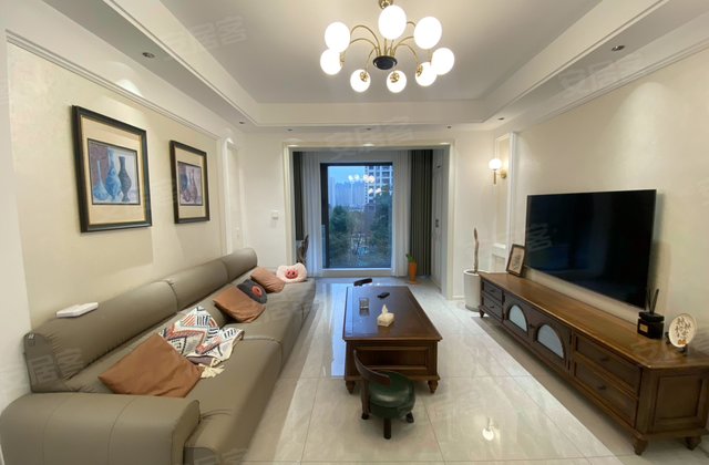 南湖公园 车站旁 次新小区 赠送大 东南朝向看小区中庭