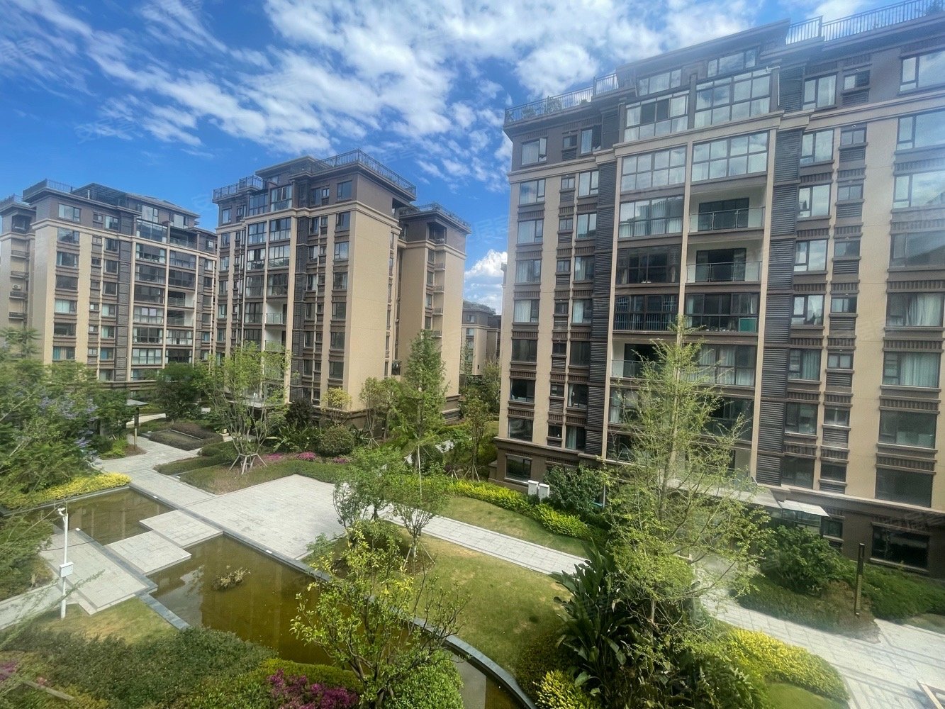 邦泰花园城3室2厅2卫105㎡南108万