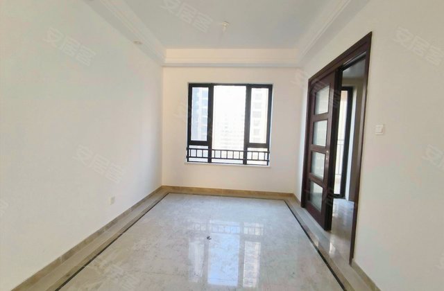 中海锦城4室2厅125.05㎡215万二手房图片