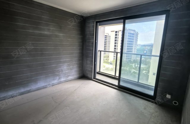 江东四区3室2厅100㎡82万二手房图片