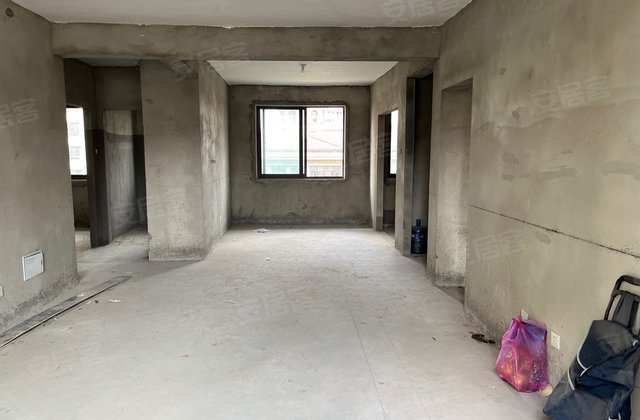 名邦学府4室2厅113.1㎡75万二手房图片