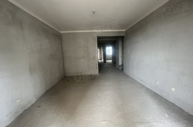 伟恒王府壹号3室2厅125㎡51.8万二手房图片