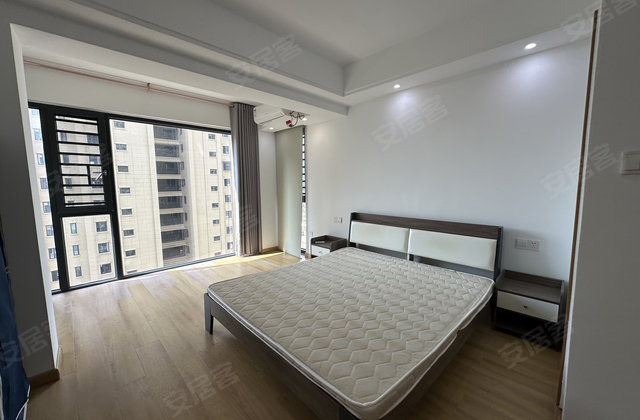 现代传媒港4室2厅122㎡138万二手房图片