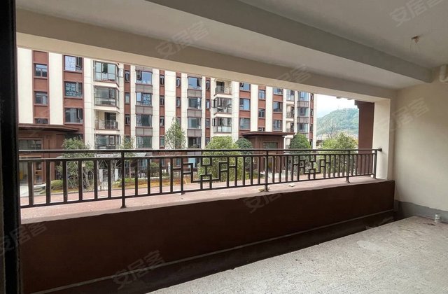 七都古镇4室2厅129.8㎡63.8万二手房图片