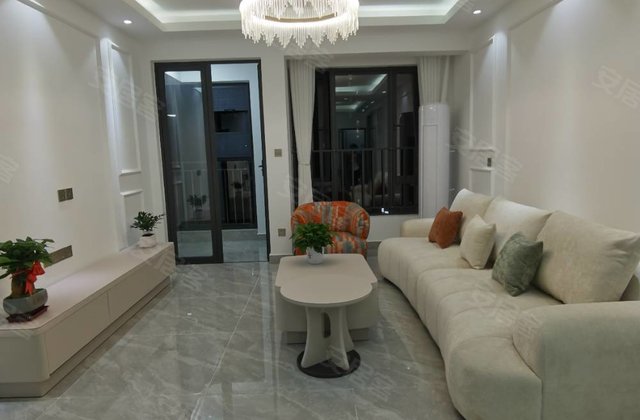 花样年麓湖国际4室2厅120㎡49.8万二手房图片