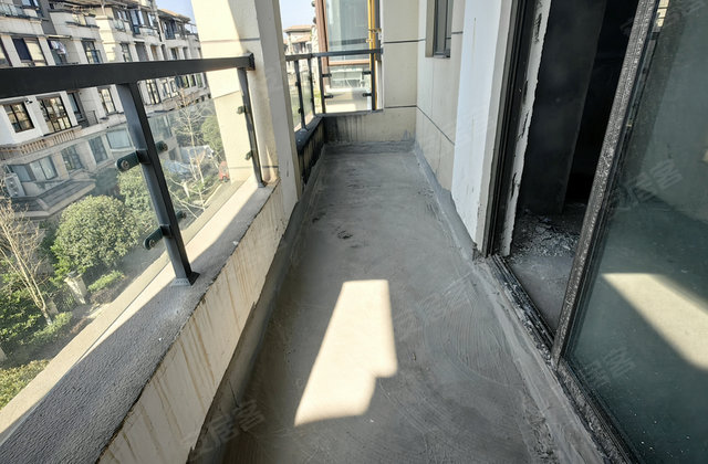 荣海温泉国际社区4室2厅136㎡69.8万二手房图片