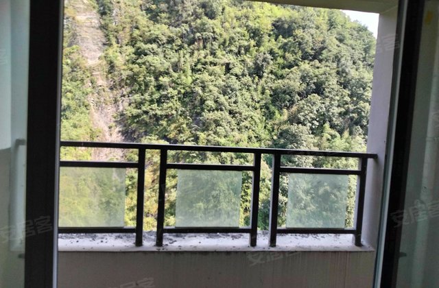 黔龙阳光国际(二期)|汉葭街道3室2厅1卫92.15平方 