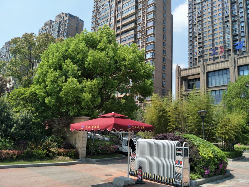 绿地香颂名邸(公寓住宅)