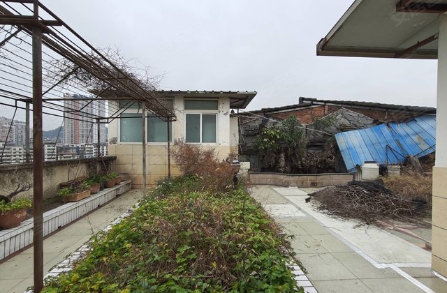 市级机关住宅小区4室3厅131㎡42万二手房图片