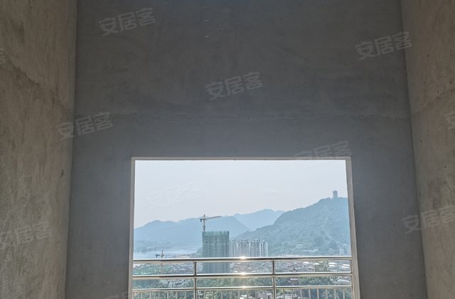 房东直卖琅东花园复式楼带露台 交通好一小    全款优惠
