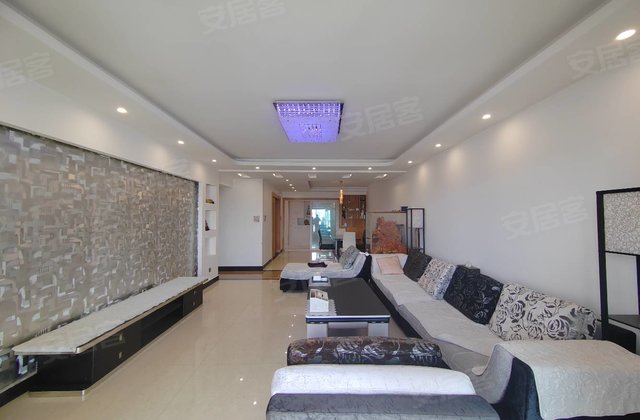 龙泉花园西苑3室2厅148㎡98.3万二手房图片