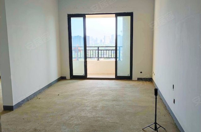 绿地悦滨江3室2厅100㎡53.8万二手房图片