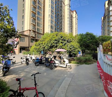 卧龙湖小镇(商住楼)