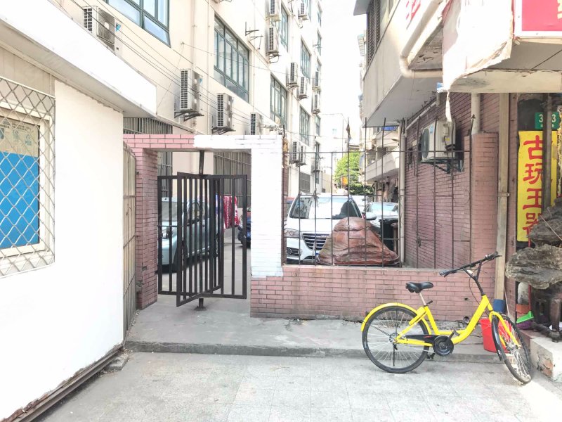 淞兴路305弄小区 