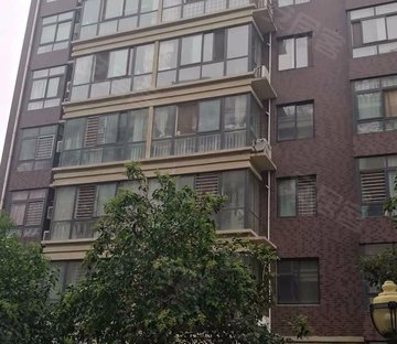 广州市场 花园洋房小区 精装大三室 双卫通透好户型 随时看