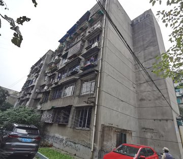 东南市街82号院