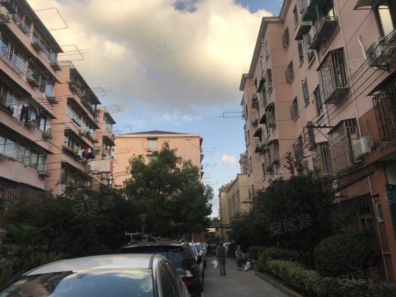 新泾一村绿新小区
