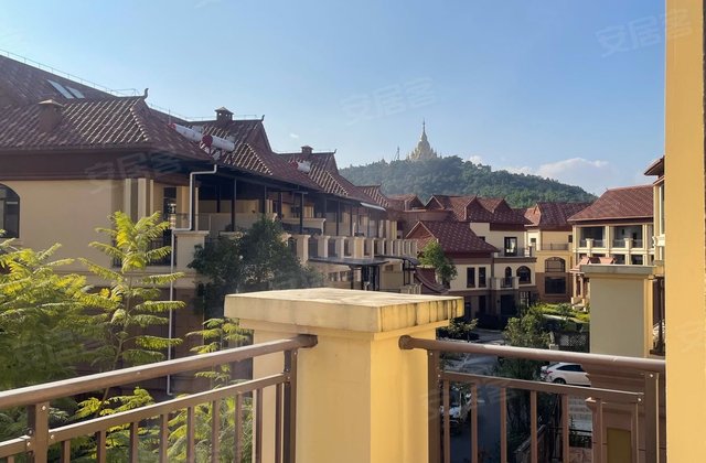 圣水庄园大独栋6室3厅5卫570㎡南共4层圣水庄园芒市人民商场仙池路80