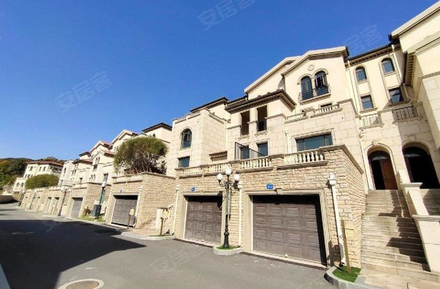 大连高端70年联排别墅 温泉96平实得180 花园80平