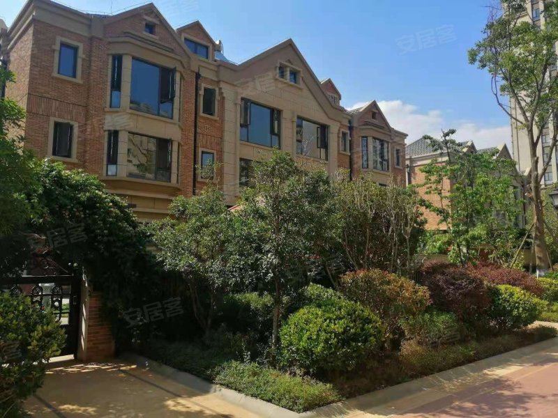 满二 南北通 5室2厅 都铎城邦6号院