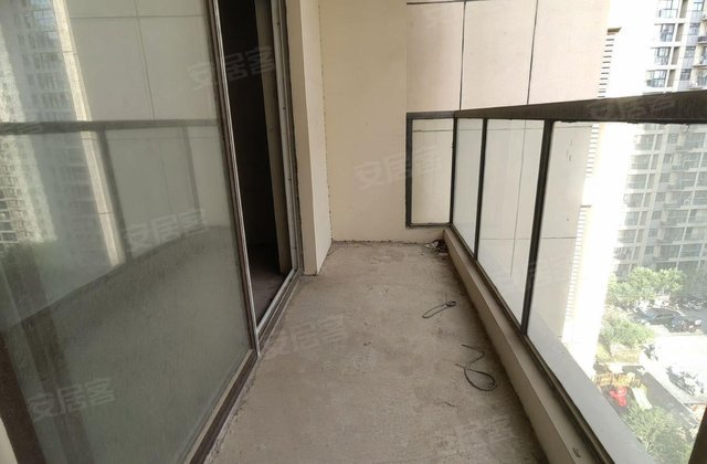 汉飞世界城3室2厅125㎡48万二手房图片