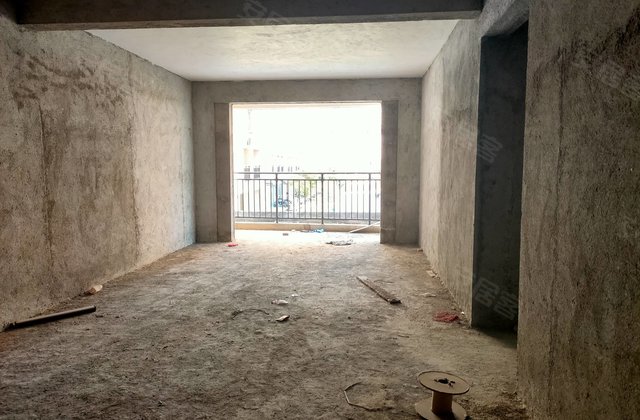 首付25万4室2厅2卫140㎡南北低层(共15层)2017年建造华圣豪苑五华