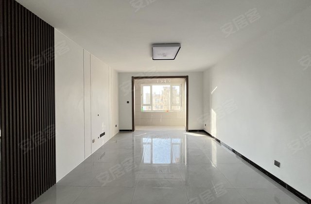 莱茵河畔3室2厅129.92㎡44万二手房图片