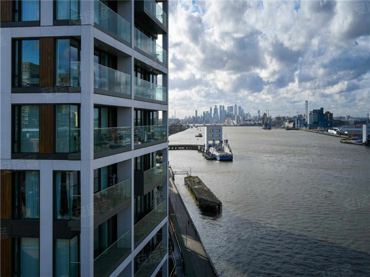 英国大伦敦约¥434万40万入住泰晤士河畔 地铁上盖一线河景房新房公寓图片
