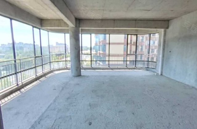 凤凰学府6室2厅242.26㎡161.8万二手房图片